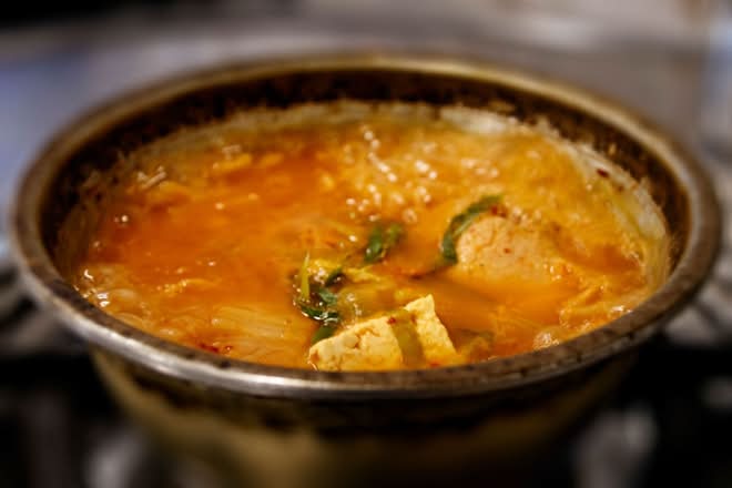 Kimchi Jjigae (Korean Kimchi Stew) / 김치찌개 / 韩式泡菜汤